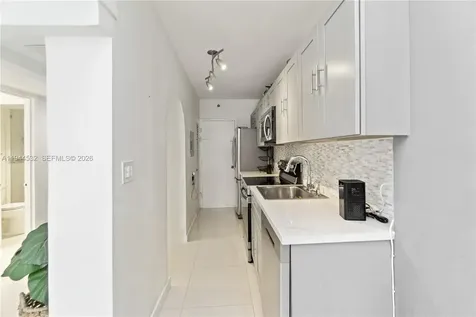 100 Lincoln Road Miami Beach FL 33139