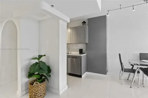 100 Lincoln Road Miami Beach FL 33139