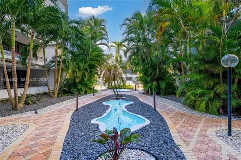 13953 Kendale Lakes Circle Miami FL 33183