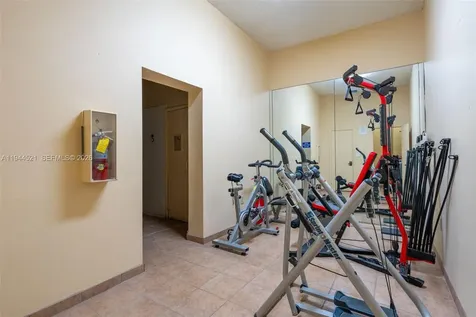 13953 Kendale Lakes Circle Miami FL 33183