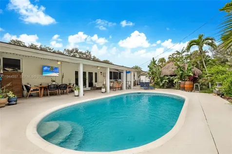 8265 SW 119th Street Miami FL 33156