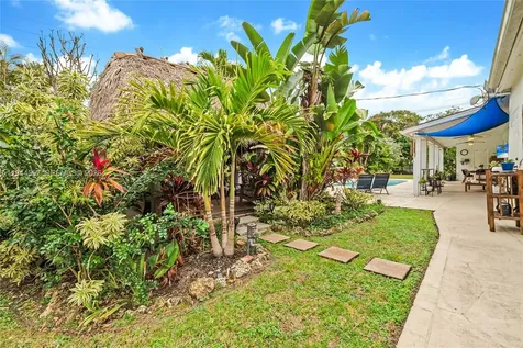8265 SW 119th Street Miami FL 33156