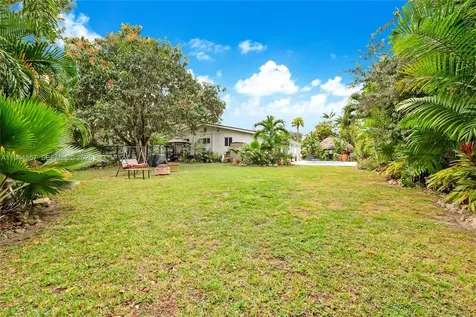 8265 SW 119th Street Miami FL 33156