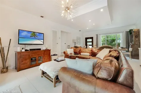 8265 SW 119th Street Miami FL 33156
