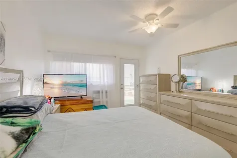 800 SW 11th Avenue Hallandale Beach FL 33009