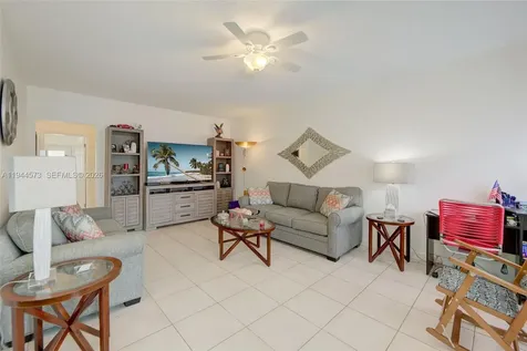800 SW 11th Avenue Hallandale Beach FL 33009