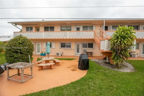 800 SW 11th Avenue Hallandale Beach FL 33009