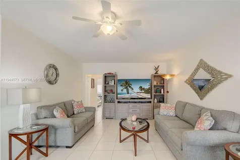 800 SW 11th Avenue Hallandale Beach FL 33009