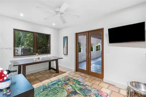 320 W 26th Street Miami Beach FL 33140