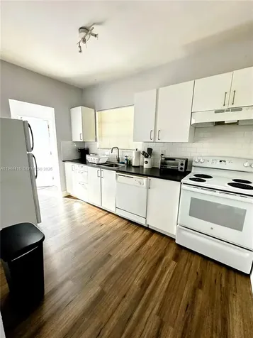 1821 NW 33rd Street Miami FL 33142
