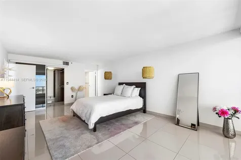 555 NE 15th Street Miami FL 33132
