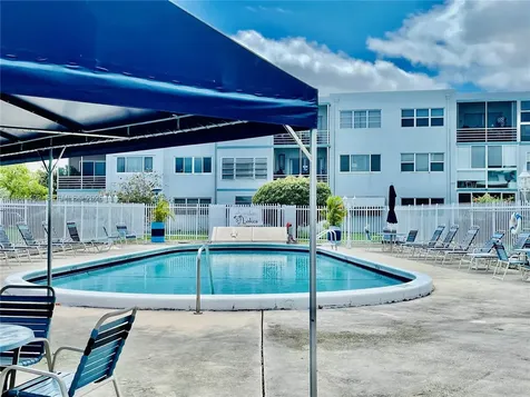 2300 Park Lane Hollywood FL 33021