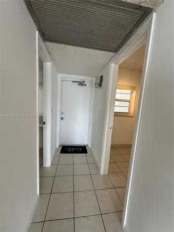 9330 Lagoon Place Davie FL 33324