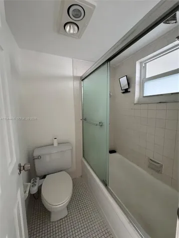 9330 Lagoon Place Davie FL 33324