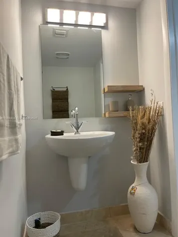41 SE 5th Street Miami FL 33131