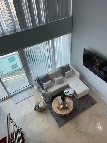 41 SE 5th Street Miami FL 33131