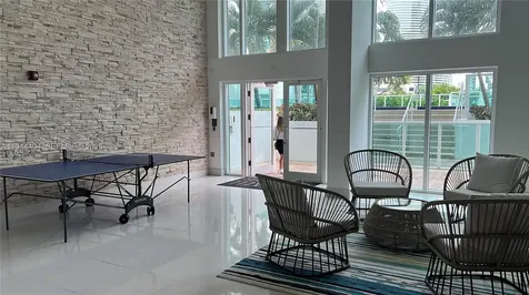 41 SE 5th Street Miami FL 33131