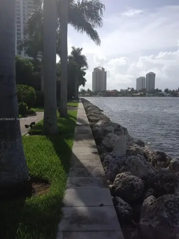 Aventura FL 33180