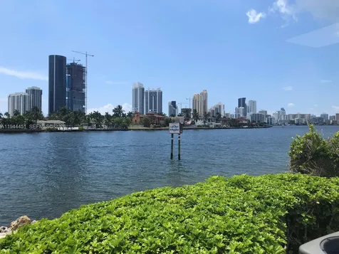 Aventura FL 33180
