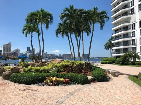 Aventura FL 33180