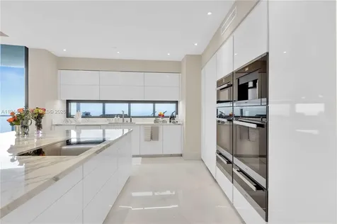 18555 Collins Avenue Sunny Isles Beach FL 33160