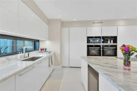 18555 Collins Avenue Sunny Isles Beach FL 33160