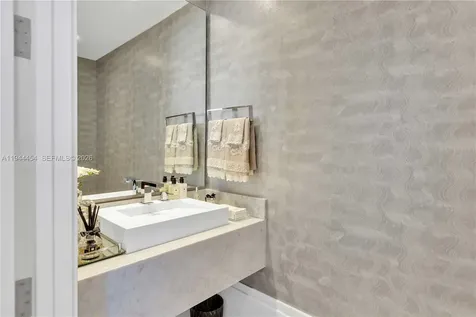 18555 Collins Avenue Sunny Isles Beach FL 33160