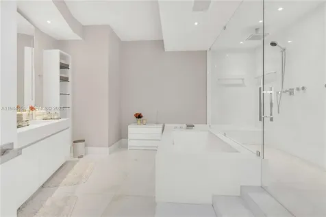 18555 Collins Avenue Sunny Isles Beach FL 33160