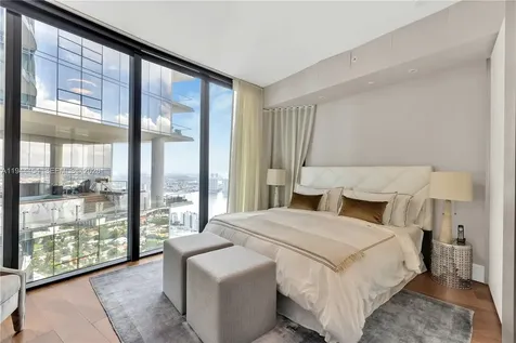 18555 Collins Avenue Sunny Isles Beach FL 33160