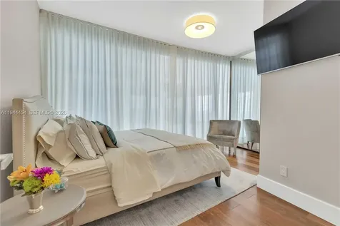 18555 Collins Avenue Sunny Isles Beach FL 33160