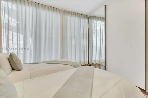 18555 Collins Avenue Sunny Isles Beach FL 33160