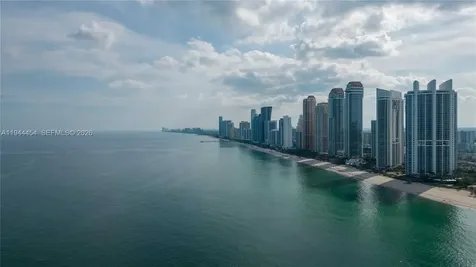 18555 Collins Avenue Sunny Isles Beach FL 33160