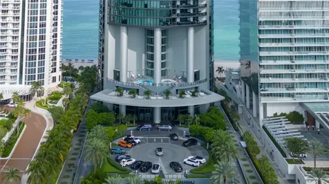 18555 Collins Avenue Sunny Isles Beach FL 33160