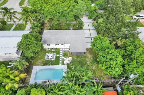 21021 NE 13th Place Miami FL 33179
