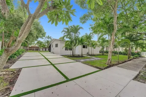 21021 NE 13th Place Miami FL 33179