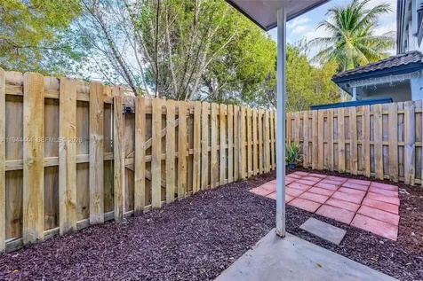 2233 SE 24th Place Homestead FL 33035