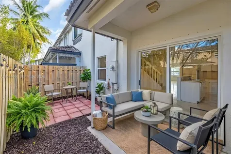 2233 SE 24th Place Homestead FL 33035