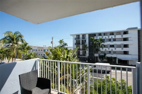 1801 S Treasure Drive North Bay Village FL 33141