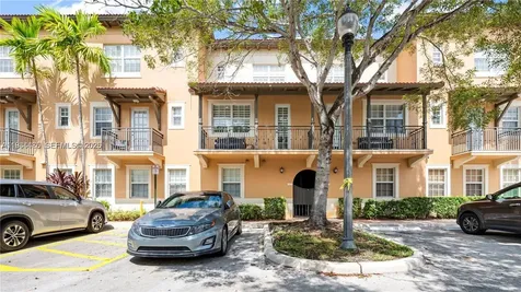 814 SW 147th Avenue Pembroke Pines FL 33027