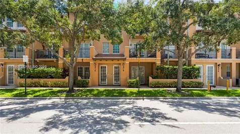 814 SW 147th Avenue Pembroke Pines FL 33027