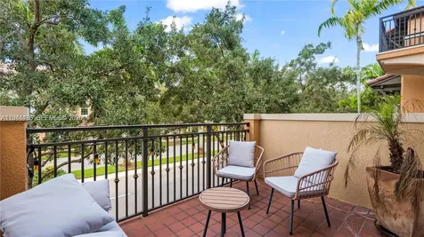 814 SW 147th Avenue Pembroke Pines FL 33027
