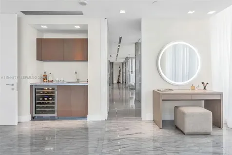 19575 Collins Avenue Sunny Isles Beach FL 33160