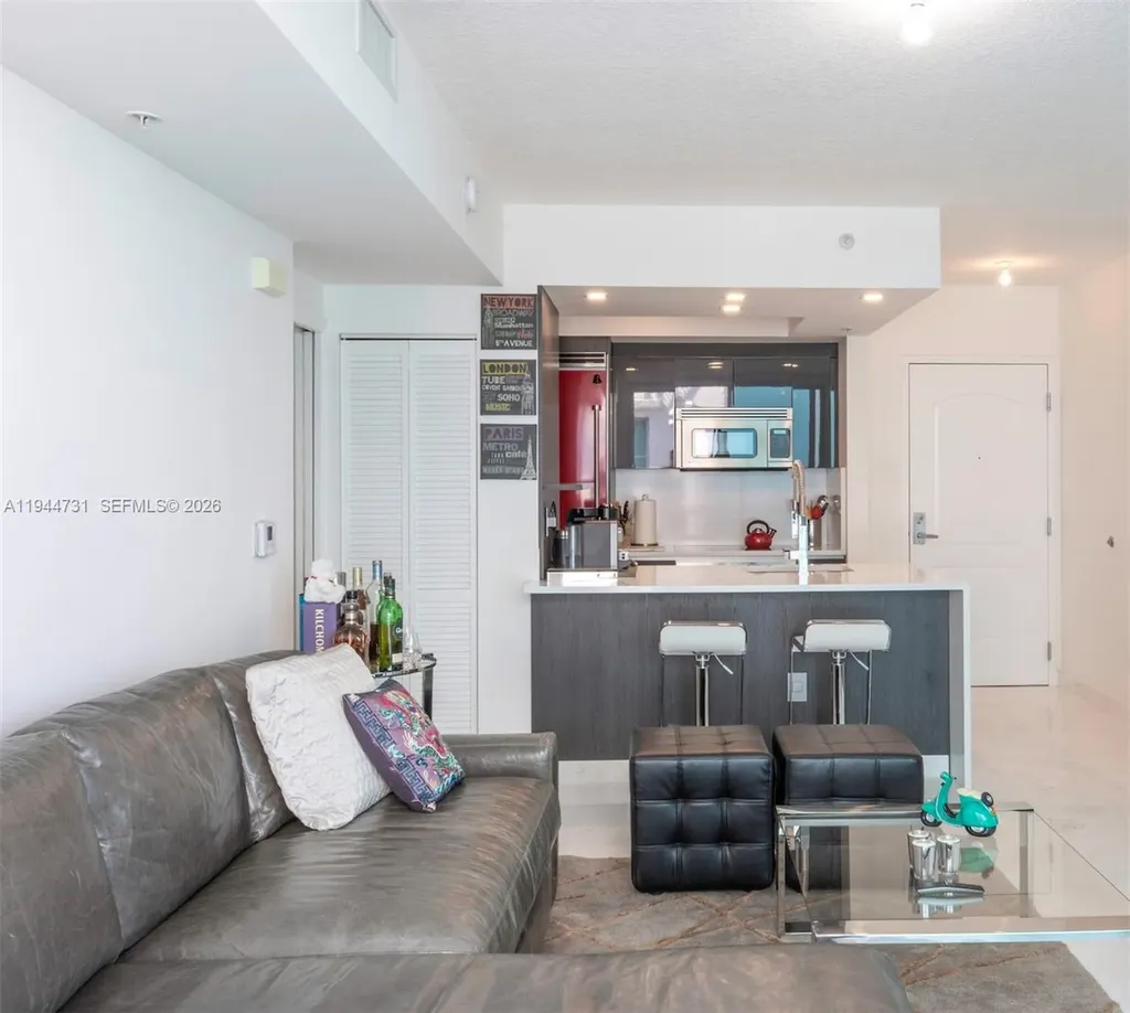 110 Washington Avenue Miami Beach FL 33139