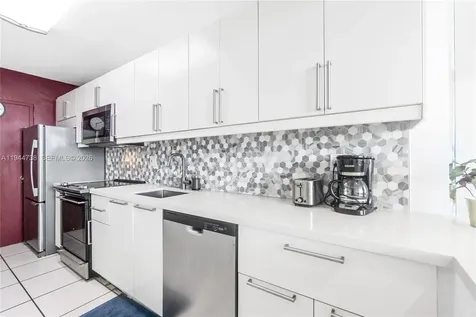 100 Lincoln Road Miami Beach FL 33139