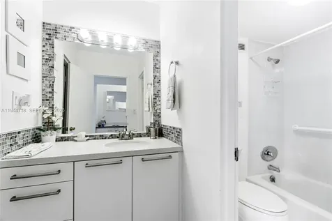 100 Lincoln Road Miami Beach FL 33139