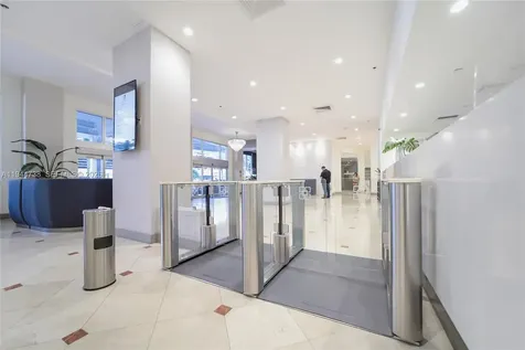 100 Lincoln Road Miami Beach FL 33139