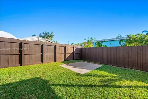 3855 SW 87th Place Miami FL 33165