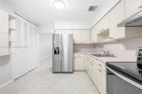 3855 SW 87th Place Miami FL 33165