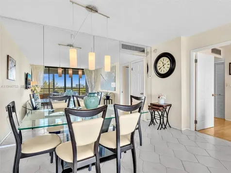 20400 W Country Club Drive Aventura FL 33180
