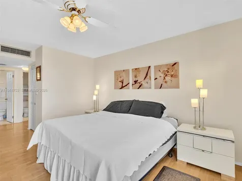 20400 W Country Club Drive Aventura FL 33180